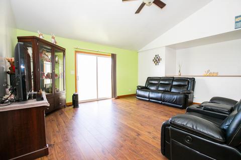 519 Shadow Dr, Harvard, IL 60033 photo 9