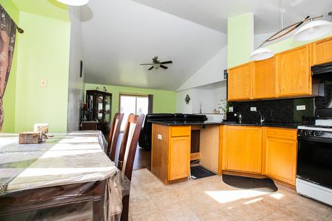 519 Shadow Dr, Harvard, IL 60033 photo 5