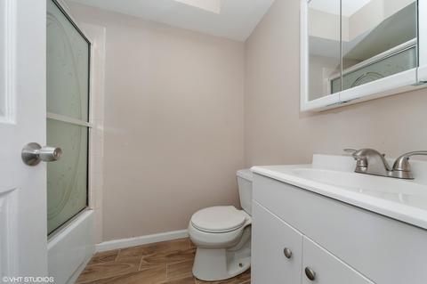 1201 Pleasant Run Dr #305, Wheeling, IL 60090 photo 9