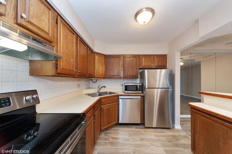 1201 Pleasant Run Dr #305, Wheeling, IL 60090 photo 6