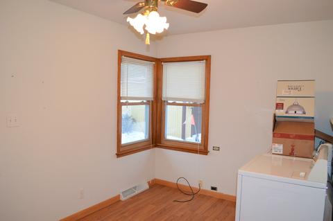 401 Erickson St, Ottawa, IL 61350 photo 2
