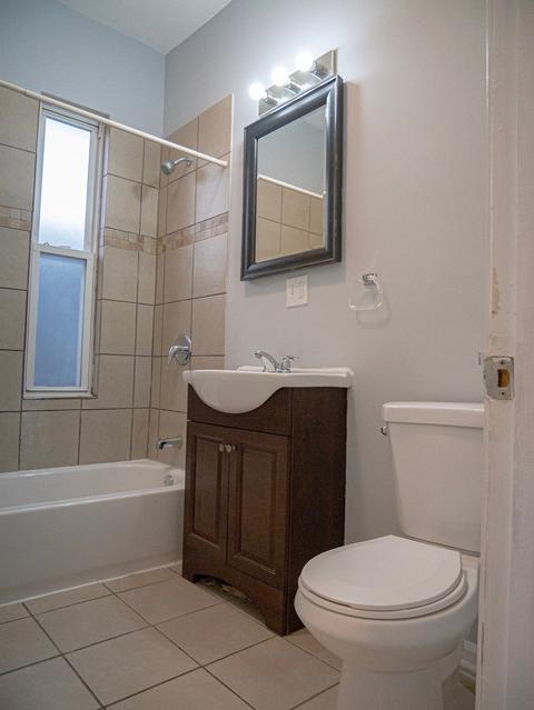 4553 S Champlain Ave, Chicago, IL 60653 photo 4