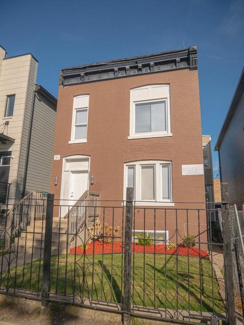 4553 S Champlain Ave, Chicago, IL 60653 photo 2