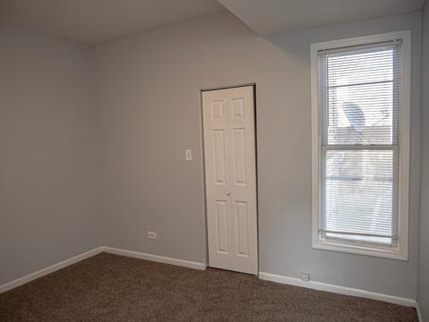 4553 S Champlain Ave, Chicago, IL 60653 photo 9