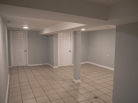 4553 S Champlain Ave, Chicago, IL 60653 photo 7