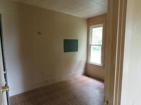 627 Sherman Ave, Elgin, IL 60120 photo 4
