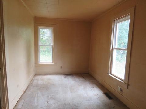 627 Sherman Ave, Elgin, IL 60120 photo 3
