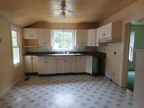 627 Sherman Ave, Elgin, IL 60120 photo 5
