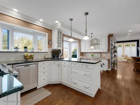 440 Hevern Dr, Wheaton, IL 60189 photo 6
