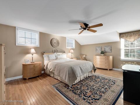 440 Hevern Dr, Wheaton, IL 60189 photo 14