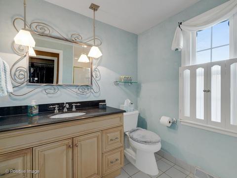 440 Hevern Dr, Wheaton, IL 60189 photo 15