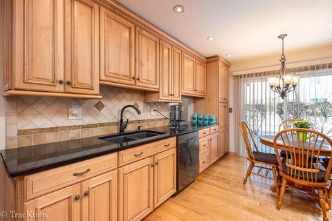 601 Darien Ct, Hoffman Estates, IL 60169 photo 8