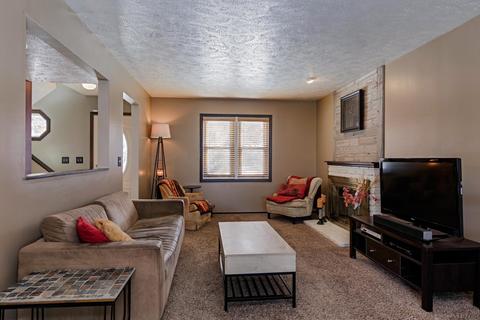 1304 Clover Ln, Normal, IL 61761 photo 5