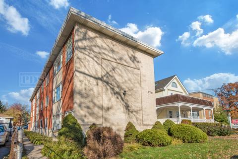 7716 Ogden Ave #2F, Lyons, IL 60534 photo 2