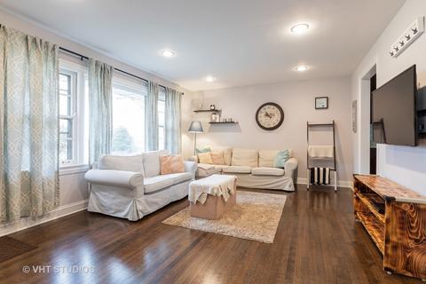 403 S Pine St, Mount Prospect, IL 60056 photo 2