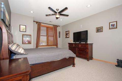 271 E Railroad Ave #301, Bartlett, IL 60103 photo 11