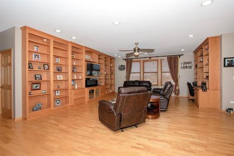 271 E Railroad Ave #301, Bartlett, IL 60103 photo 5