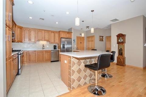 271 E Railroad Ave #301, Bartlett, IL 60103 photo 8