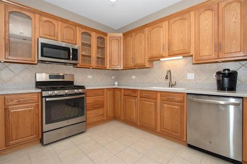 271 E Railroad Ave #301, Bartlett, IL 60103 photo 9