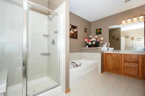 271 E Railroad Ave #301, Bartlett, IL 60103 photo 13