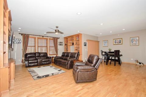 271 E Railroad Ave #301, Bartlett, IL 60103 photo 3