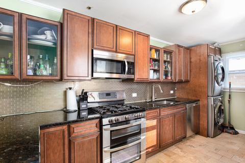 656 N Wayne Pl, Wheeling, IL 60090 photo 4