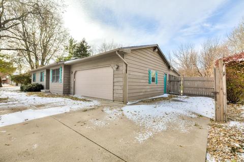 1207 N Linden St, Normal, IL 61761 photo 2
