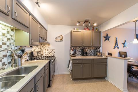 5000 Carriageway Dr #304, Rolling Meadows, IL 60008 photo 4