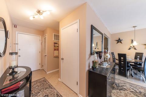 5000 Carriageway Dr #304, Rolling Meadows, IL 60008 photo 2
