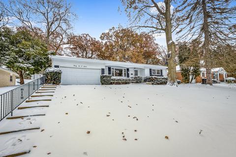 4607 Ashley Dr, Mchenry, IL 60050 photo 2