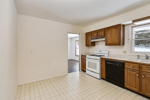 4607 Ashley Dr, Mchenry, IL 60050 photo 9