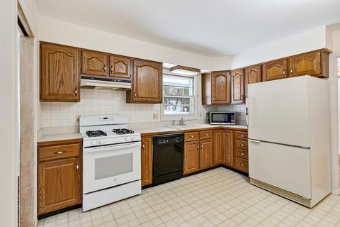 4607 Ashley Dr, Mchenry, IL 60050 photo 11