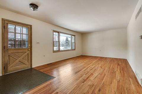 4607 Ashley Dr, Mchenry, IL 60050 photo 6