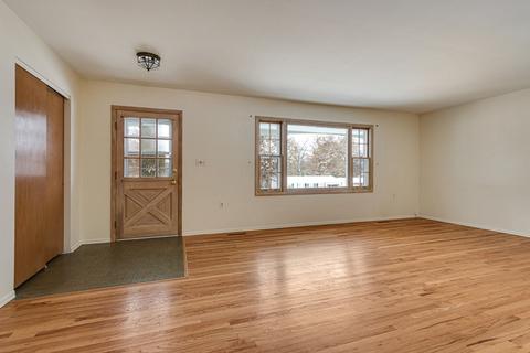 4607 Ashley Dr, Mchenry, IL 60050 photo 7
