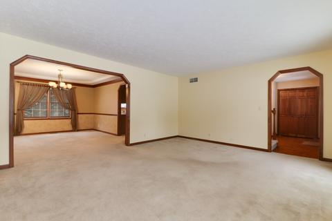 501 Amherst Dr, Normal, IL 61761 photo 4