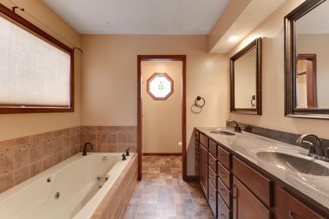 501 Amherst Dr, Normal, IL 61761 photo 23