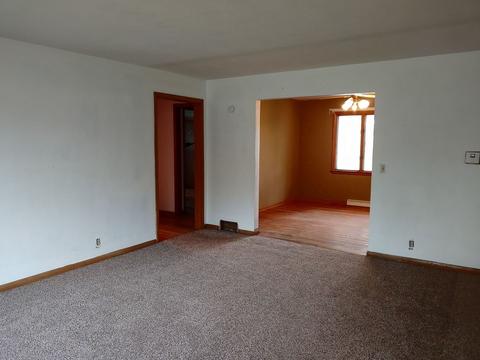 240 E Grove St, Capron, IL 61012 photo 3