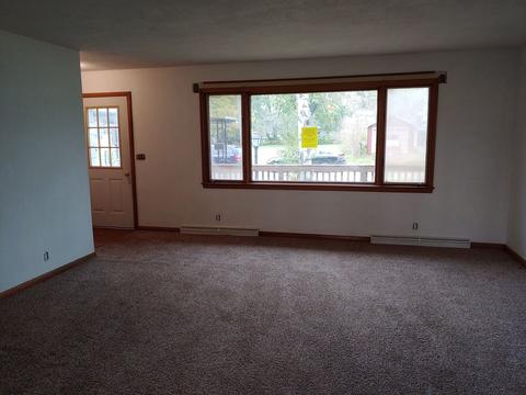 240 E Grove St, Capron, IL 61012 photo 2