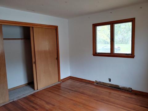 240 E Grove St, Capron, IL 61012 photo 7