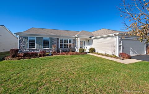 2518 Edgewater Dr, Elgin, IL 60124 photo 2