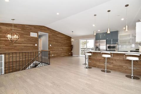 1425 Cooper Rd, Hoffman Estates, IL 60169 photo 4