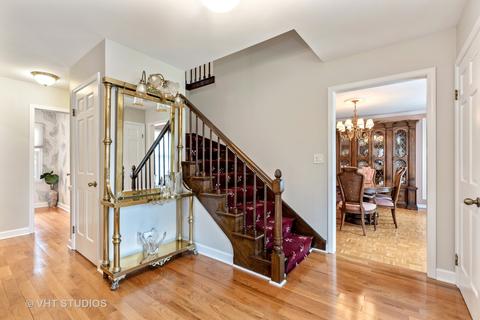 201 Mark Dr, Glenview, IL 60025 photo 2