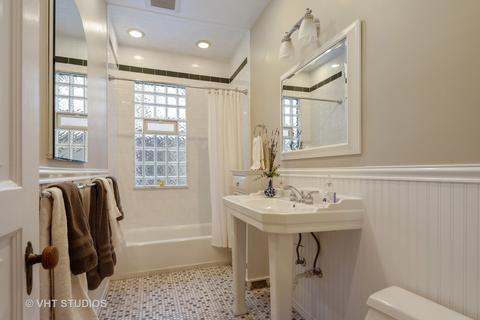 1231 Maple Ave, Evanston, IL 60202 photo 33