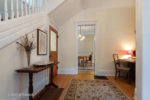 1231 Maple Ave, Evanston, IL 60202 photo 2