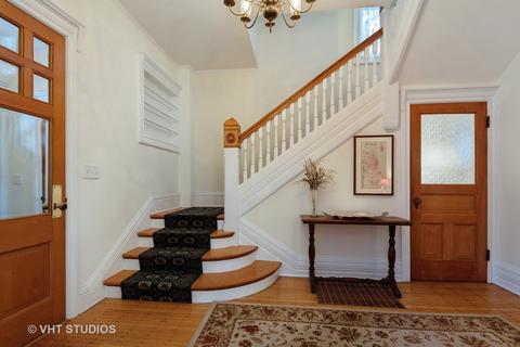 1231 Maple Ave, Evanston, IL 60202 photo 5