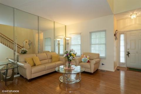 118 Cedarfield Dr, Bartlett, IL 60103 photo 4