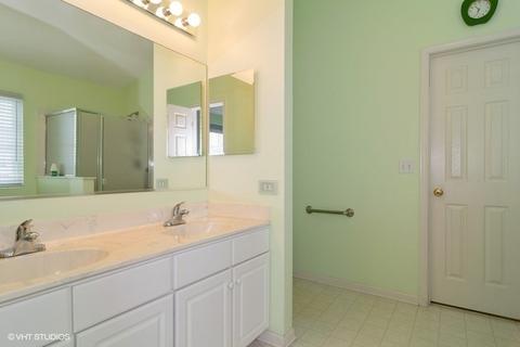 118 Cedarfield Dr, Bartlett, IL 60103 photo 9