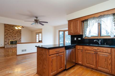6514 Rodgers Dr, Willowbrook, IL 60527 photo 7