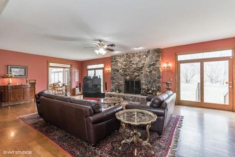 5 N601 Guild Ln, Wayne, IL 60184 photo 9