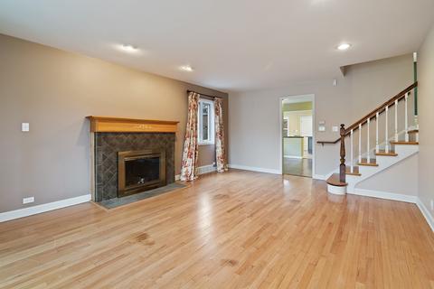 940 Echo Ln, Glenview, IL 60025 photo 2